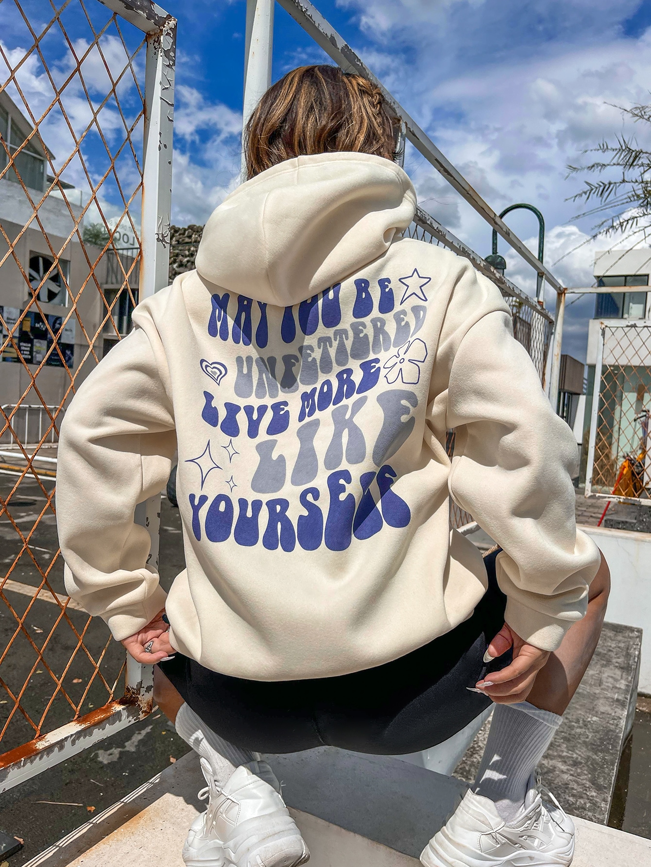 Slogan Graphic Drop Shoulder Drawstring Hoodie